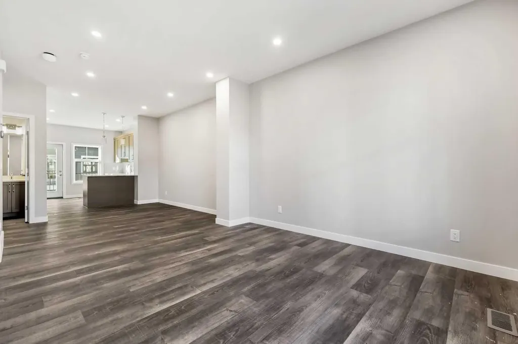 153 Mahogany Gardens SE Calgary AB T3M 3Y2