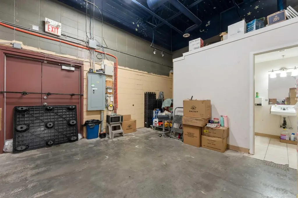 2525 Bridlecrest Way SW Calgary AB T2Y 5J4