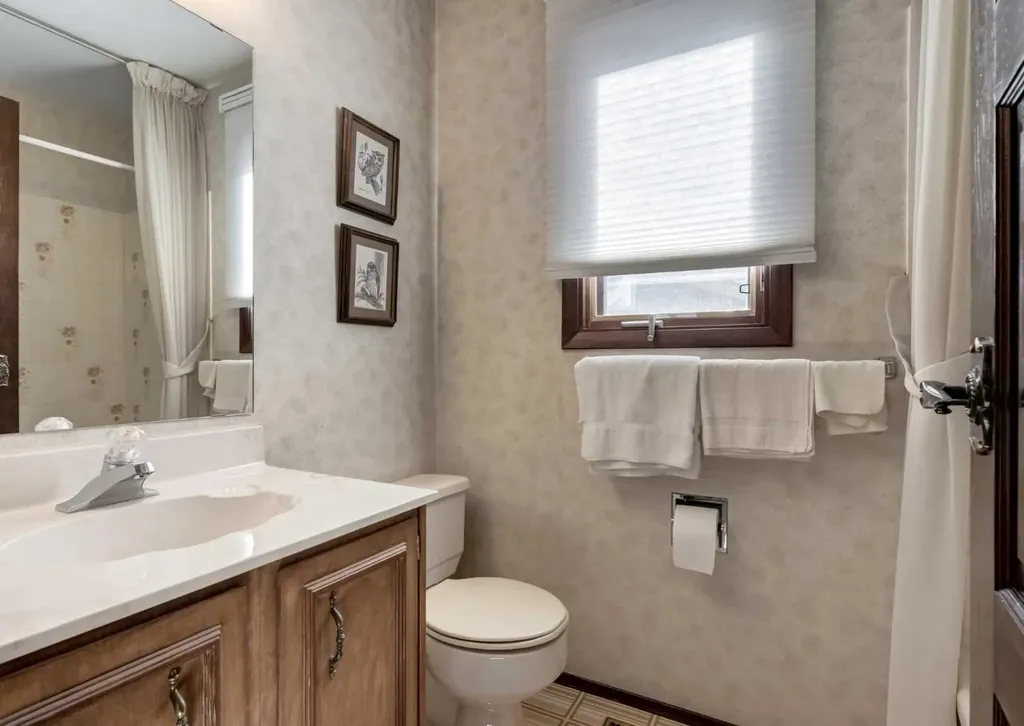 268 Pump Hill Gardens SW Calgary AB T2V 4M6