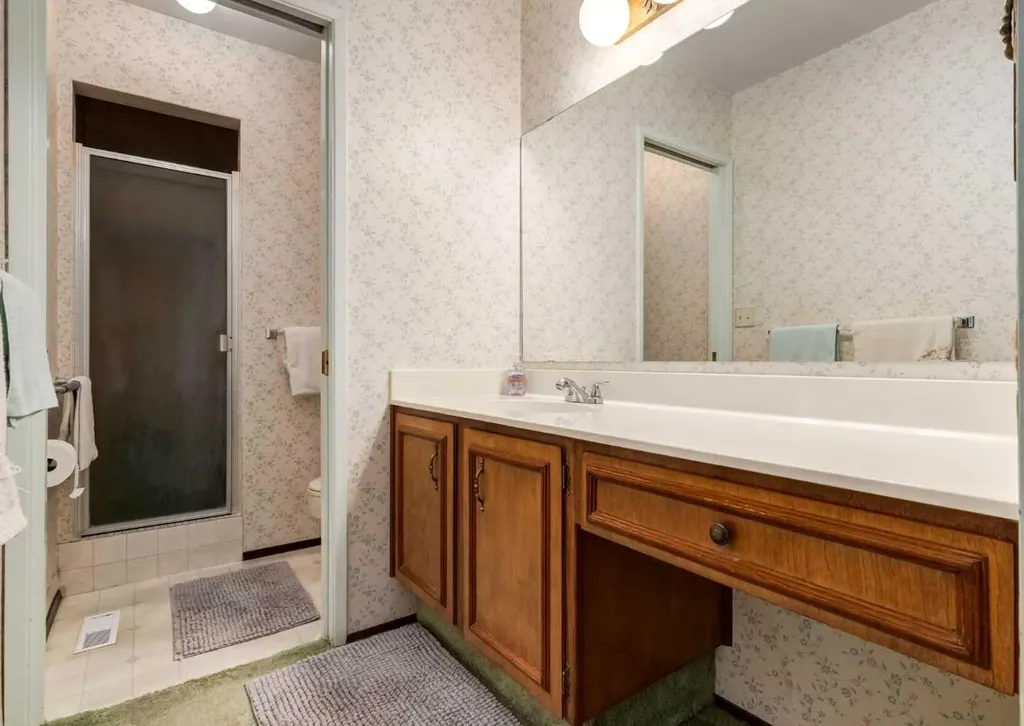 268 Pump Hill Gardens SW Calgary AB T2V 4M6