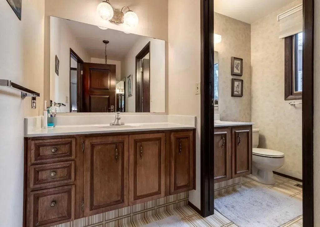 268 Pump Hill Gardens SW Calgary AB T2V 4M6