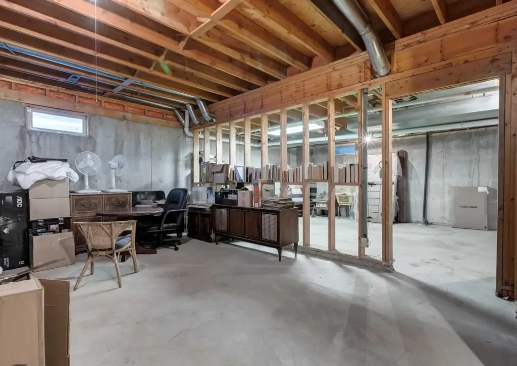 268 Pump Hill Gardens SW Calgary AB T2V 4M6
