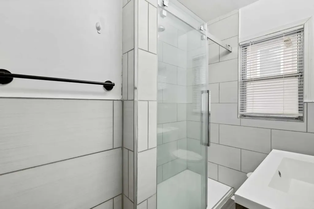 230 8a Street NE Calgary AB T2E 4J1