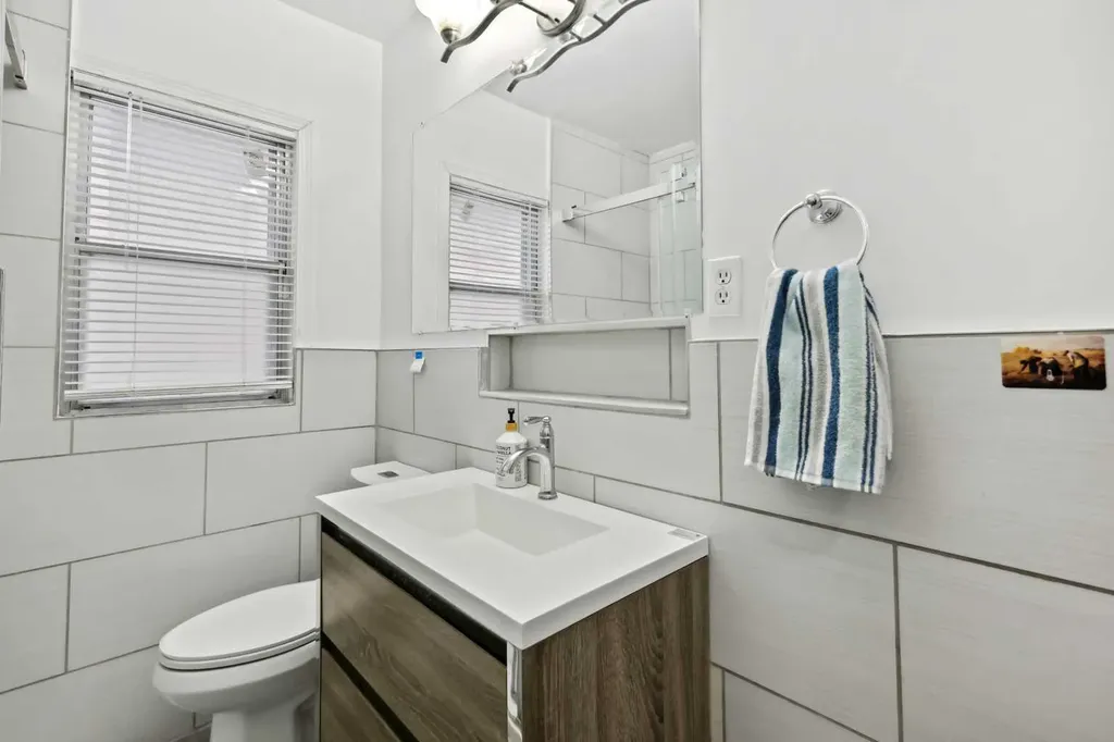 230 8a Street NE Calgary AB T2E 4J1