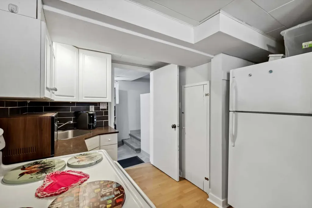230 8a Street NE Calgary AB T2E 4J1