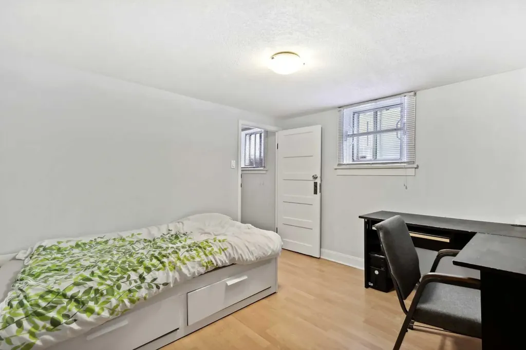 230 8a Street NE Calgary AB T2E 4J1