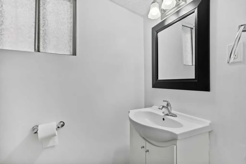 230 8a Street NE Calgary AB T2E 4J1