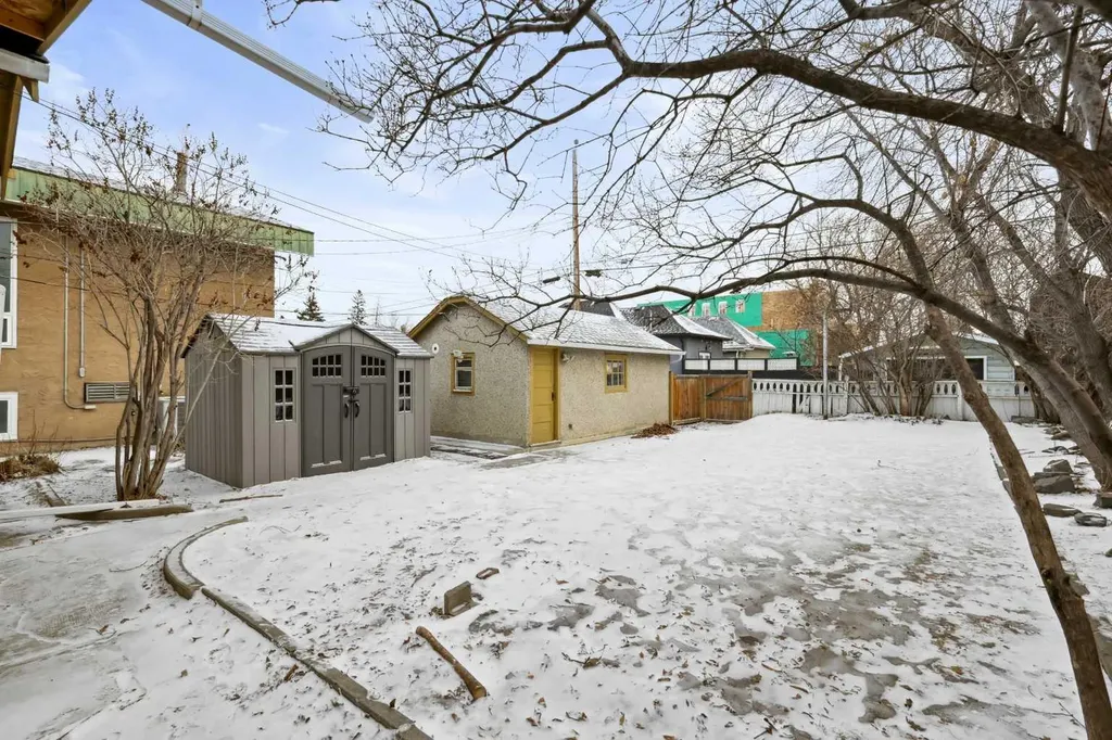 230 8a Street NE Calgary AB T2E 4J1
