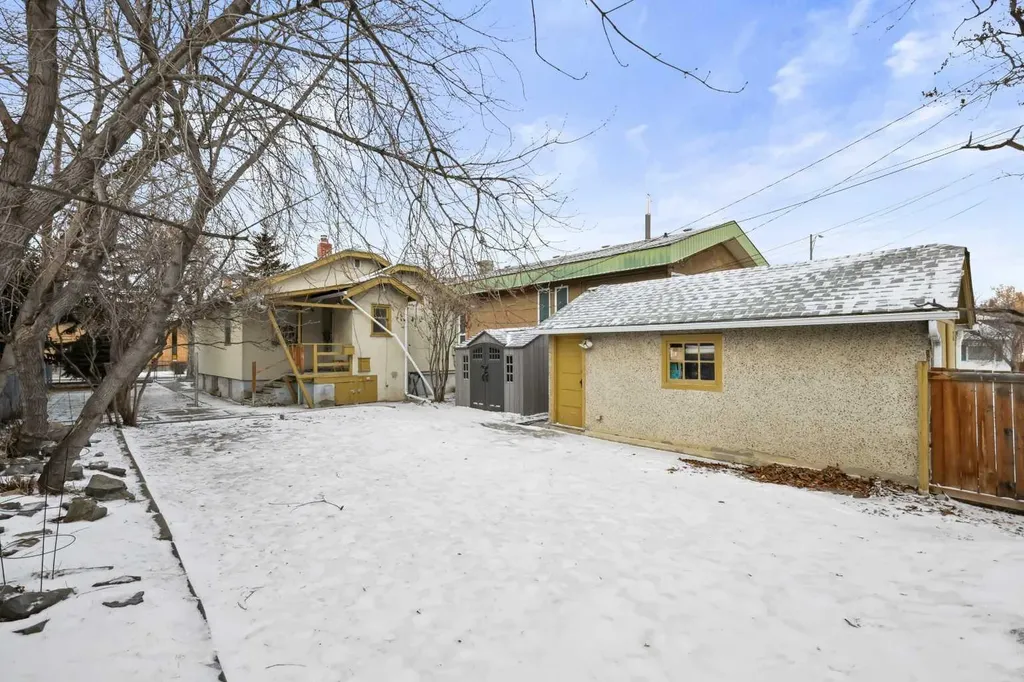 230 8a Street NE Calgary AB T2E 4J1