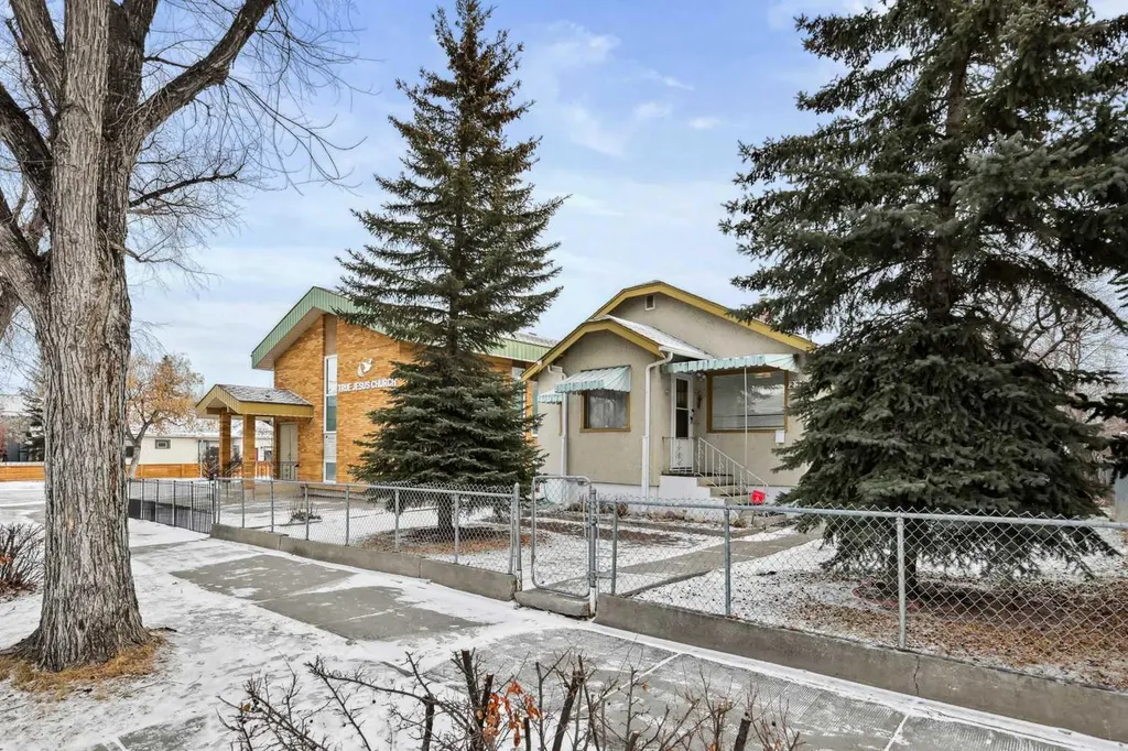 230 8a Street NE Calgary AB T2E 4J1