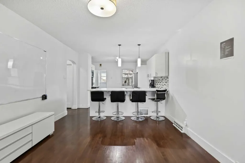 230 8a Street NE Calgary AB T2E 4J1