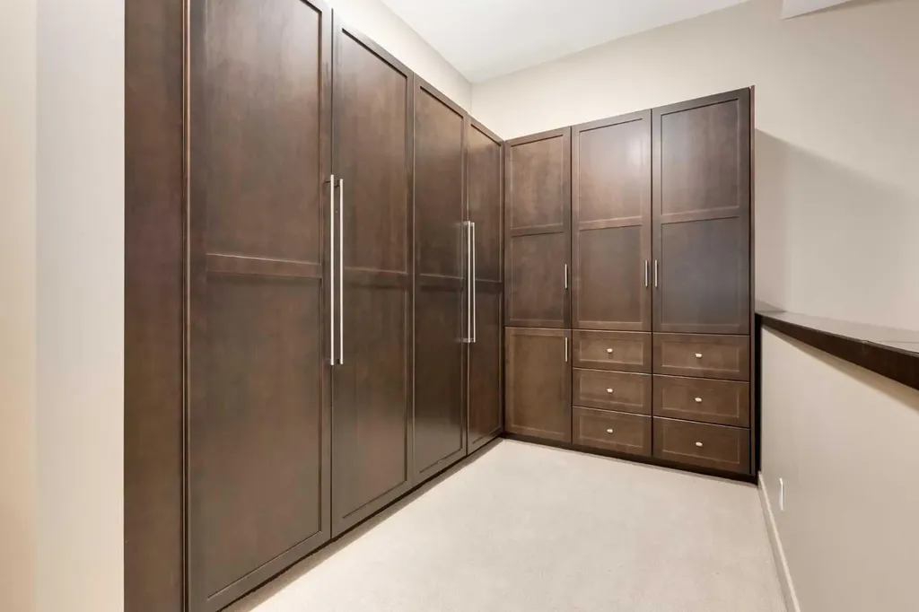 210 15 Avenue SE Calgary AB T2G 0B5