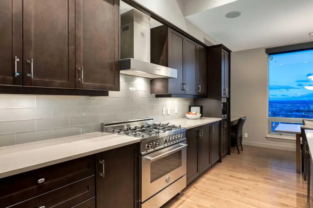 210 15 Avenue SE Calgary AB T2G 0B5