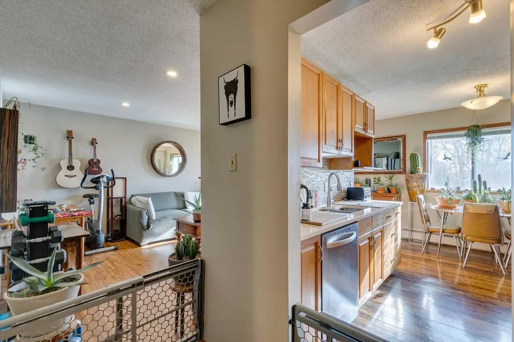 810 Drury Avenue NE Calgary AB T2E0M2