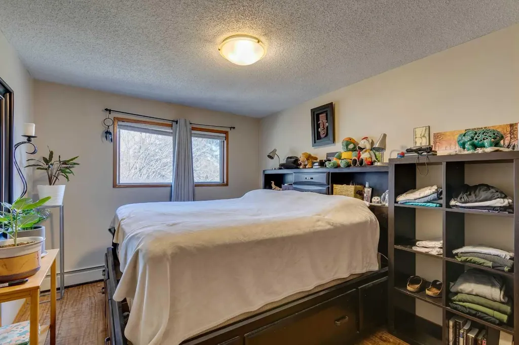 810 Drury Avenue NE Calgary AB T2E0M2