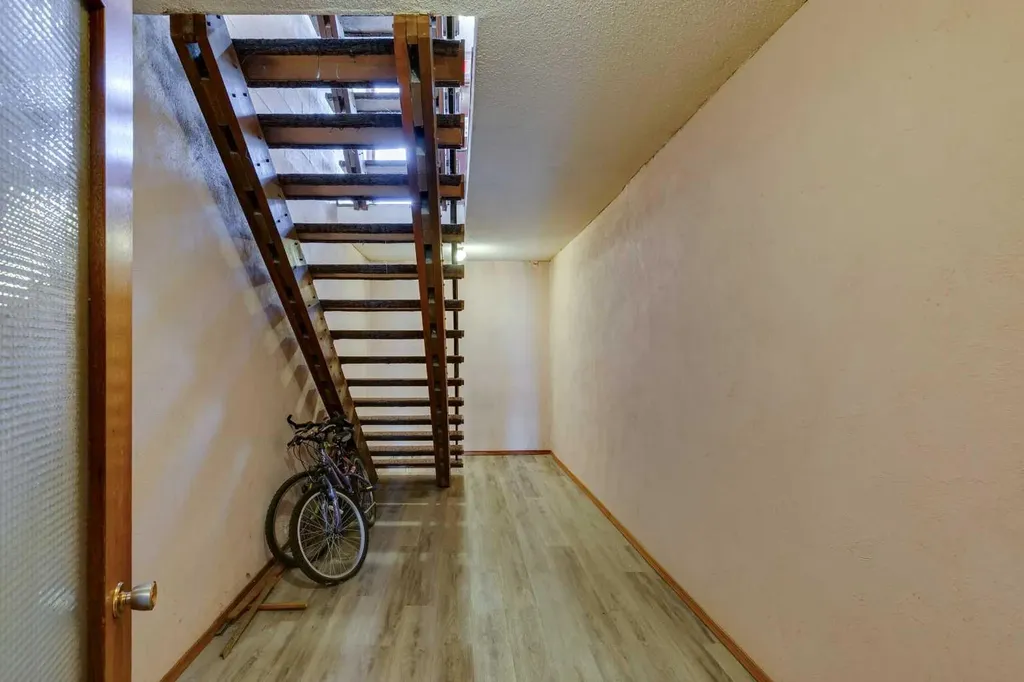 810 Drury Avenue NE Calgary AB T2E0M2