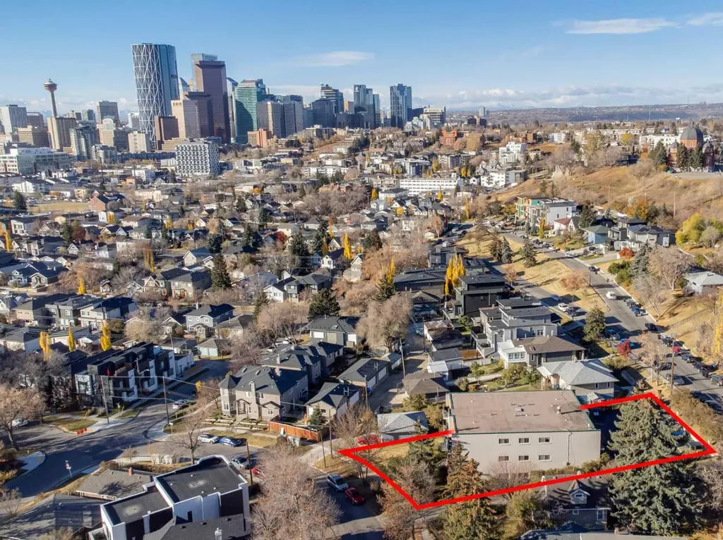 810 Drury Avenue NE Calgary AB T2E0M2