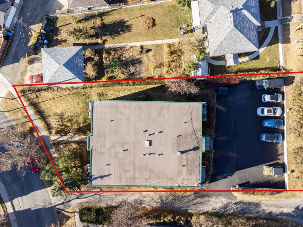 810 Drury Avenue NE Calgary AB T2E0M2