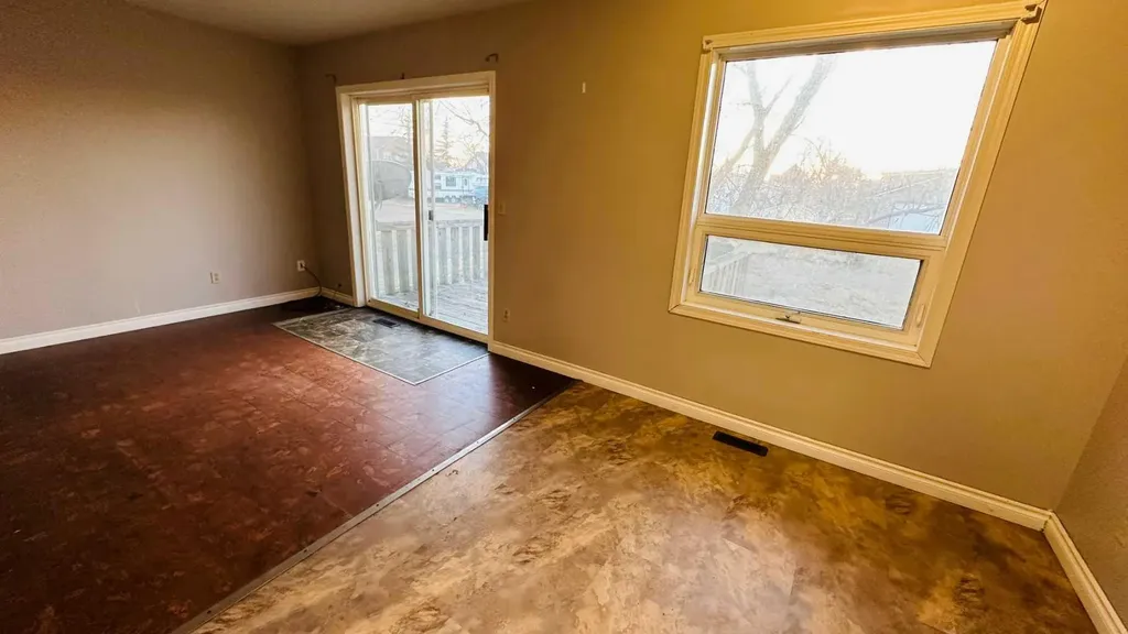 108 Railway Avenue North Morrin AB T0J 2B0