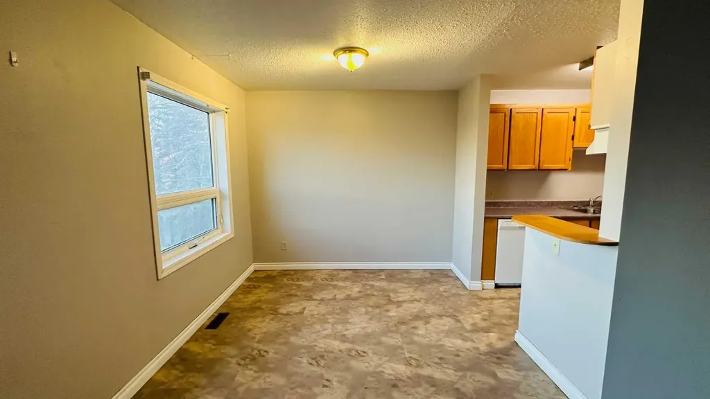 108 Railway Avenue North Morrin AB T0J 2B0