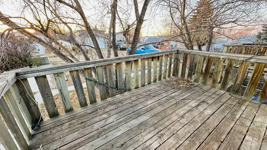 108 Railway Avenue North Morrin AB T0J 2B0