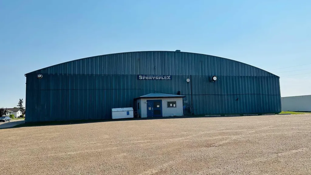 108 Railway Avenue North Morrin AB T0J 2B0