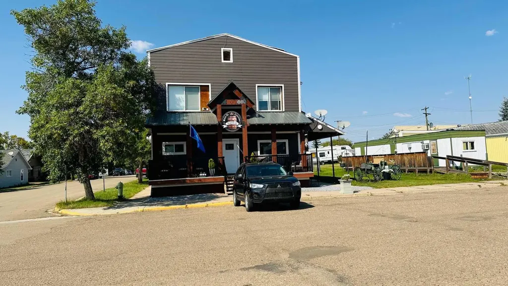 108 Railway Avenue North Morrin AB T0J 2B0