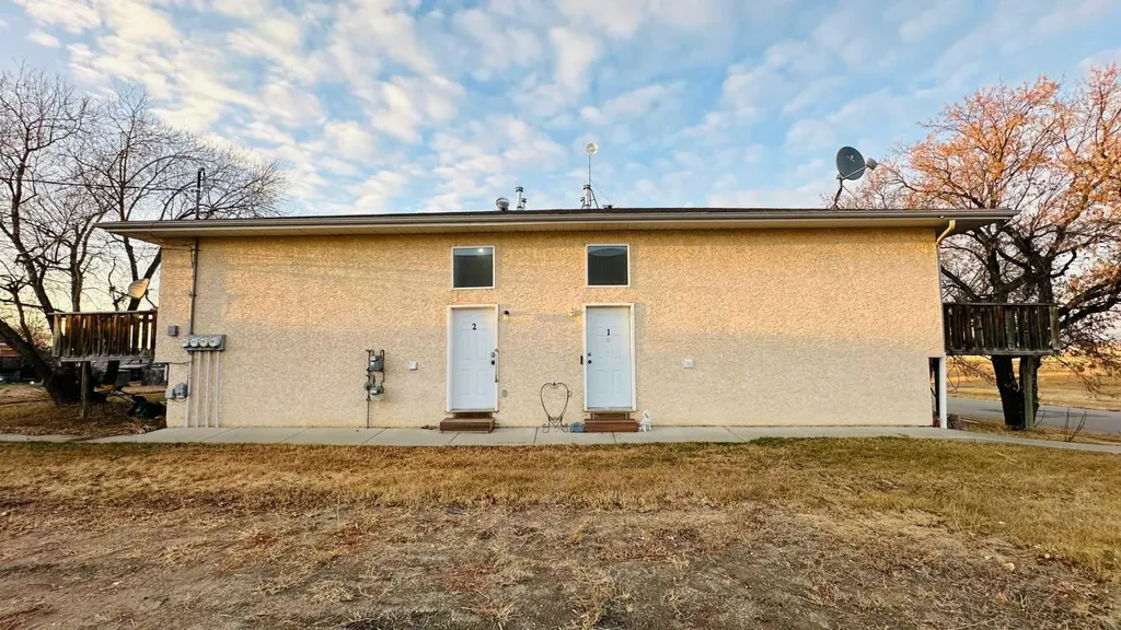 108 Railway Avenue North Morrin AB T0J 2B0