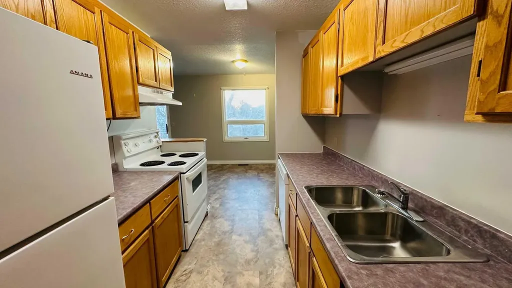 108 Railway Avenue North Morrin AB T0J 2B0