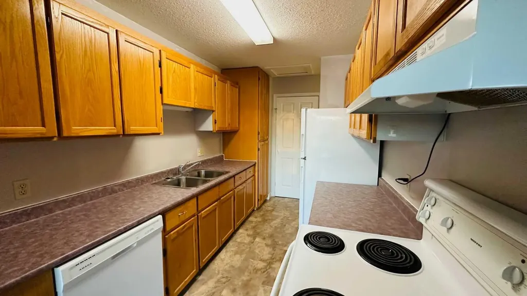 108 Railway Avenue North Morrin AB T0J 2B0