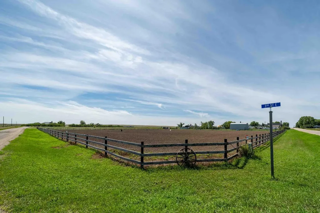 17 2 Street Schuler AB T0J 3B0