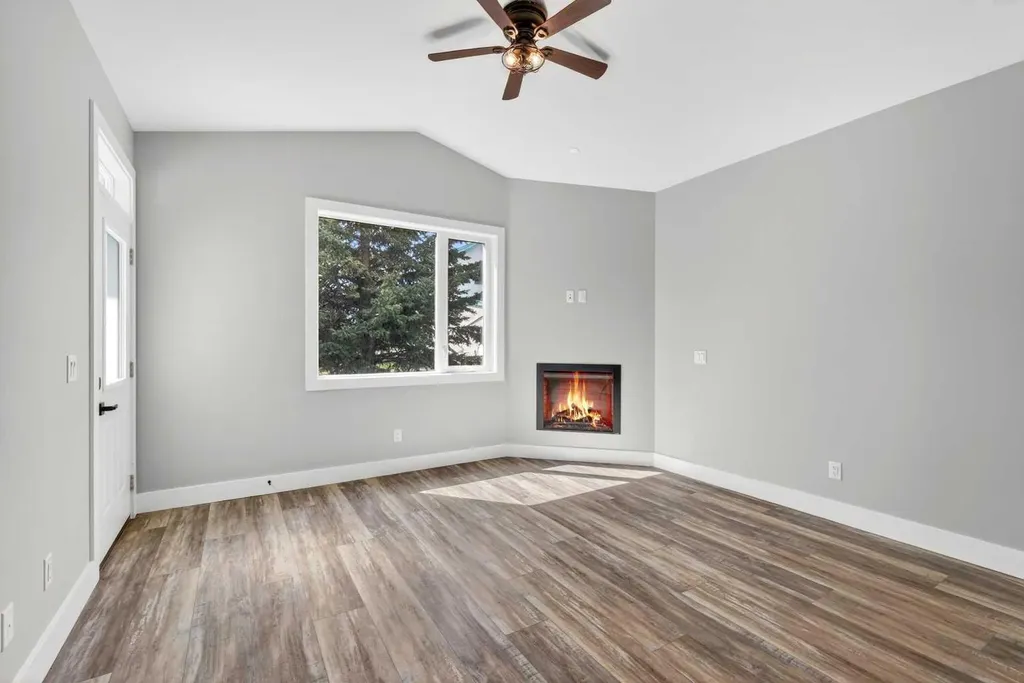 610 4 Avenue SW Sundre AB T0M1X0