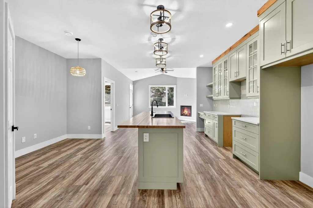 610 4 Avenue SW Sundre AB T0M1X0