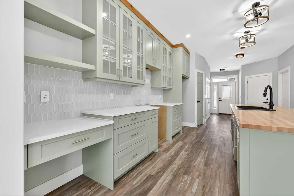 610 4 Avenue SW Sundre AB T0M1X0