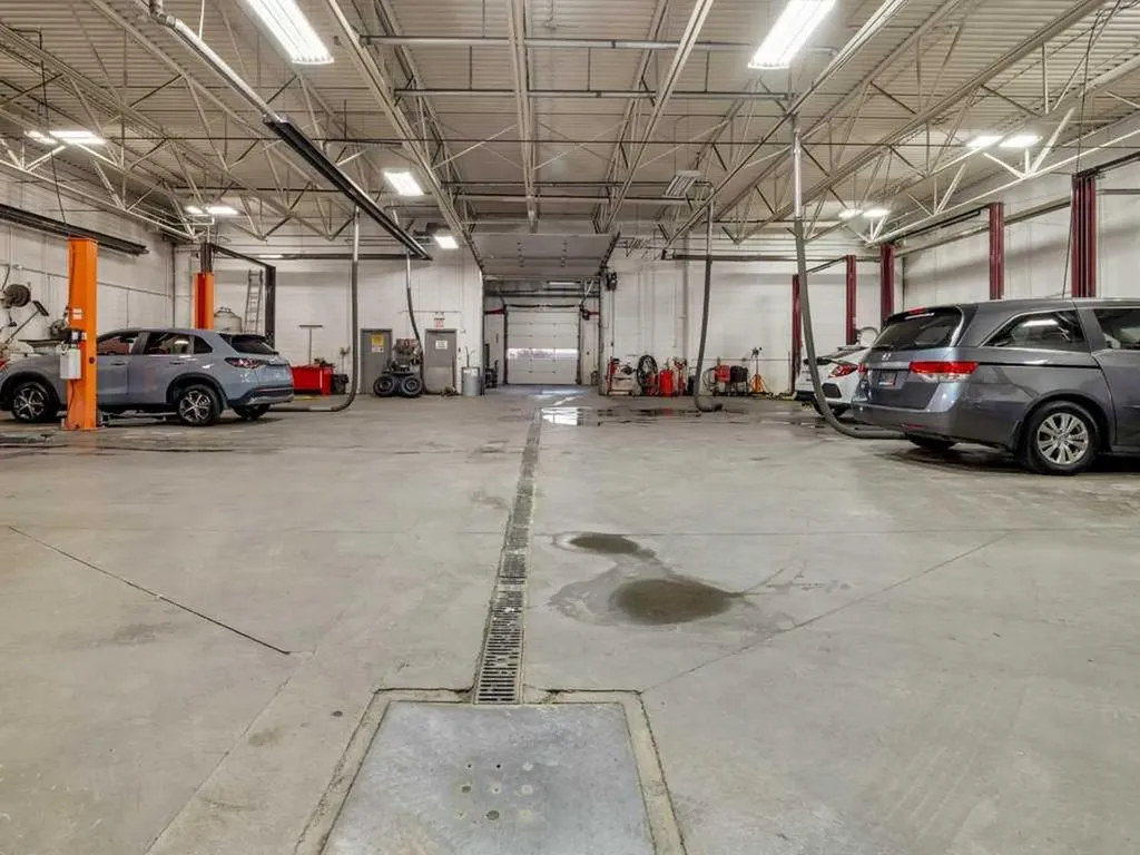 3405 2 Avenue S Lethbridge AB T1J 4V1