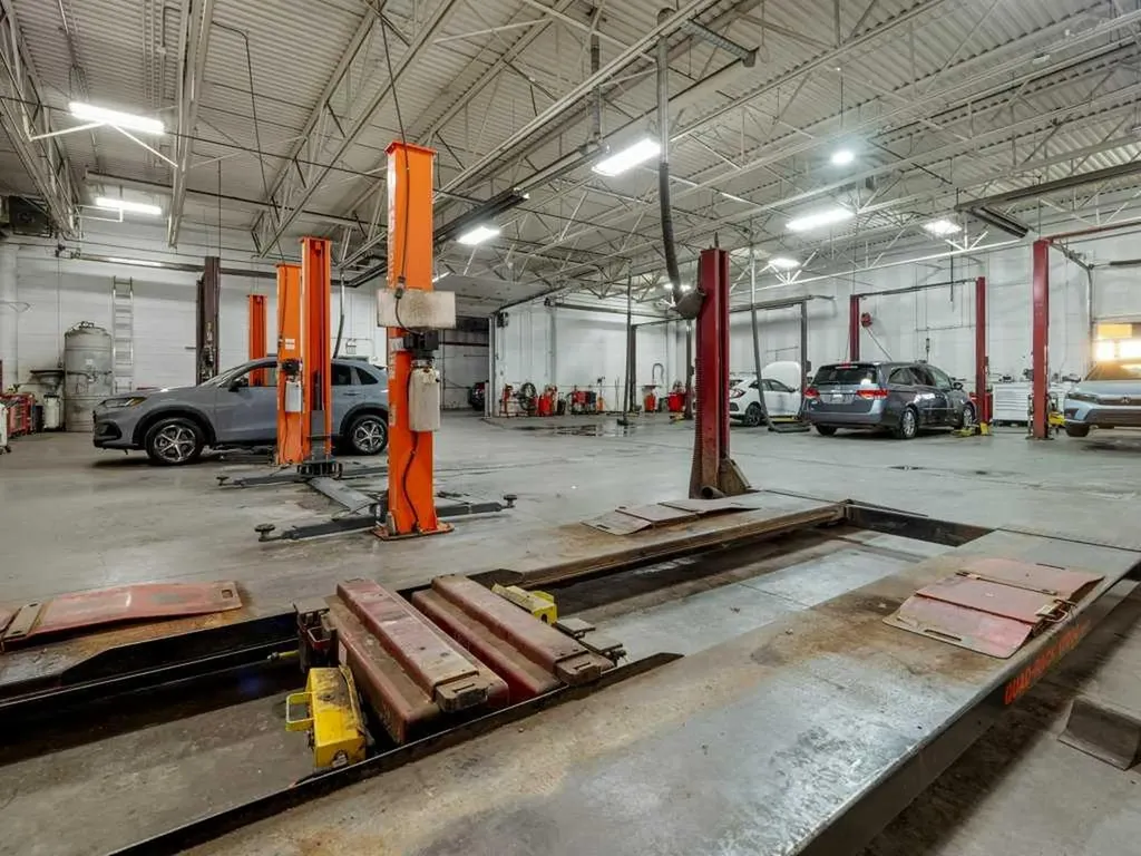 3405 2 Avenue S Lethbridge AB T1J 4V1