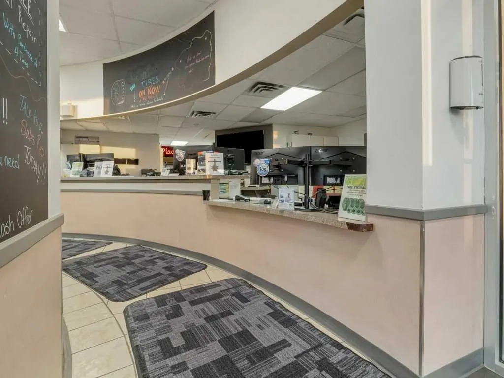 3405 2 Avenue S Lethbridge AB T1J 4V1