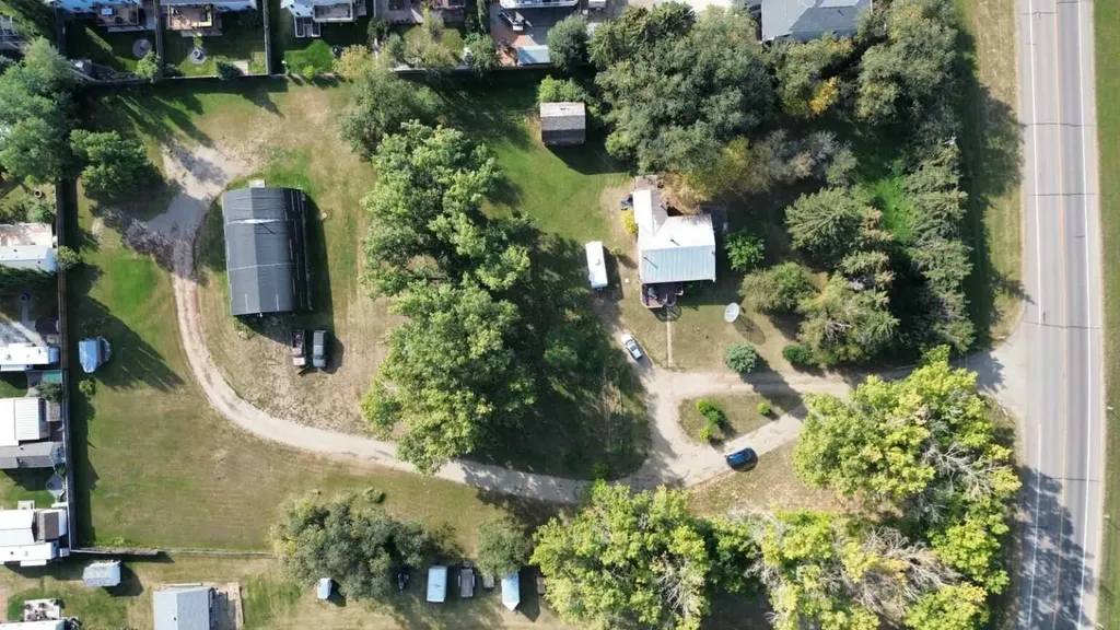 5801 Lakeshore Drive Sylvan Lake AB T4S 1T9