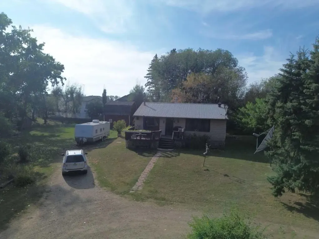 5801 Lakeshore Drive Sylvan Lake AB T4S 1T9