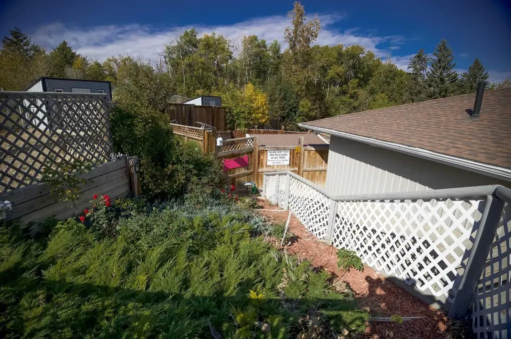 27006 Township Road 405.5 Township Rural Lacombe County AB T4L 1X1