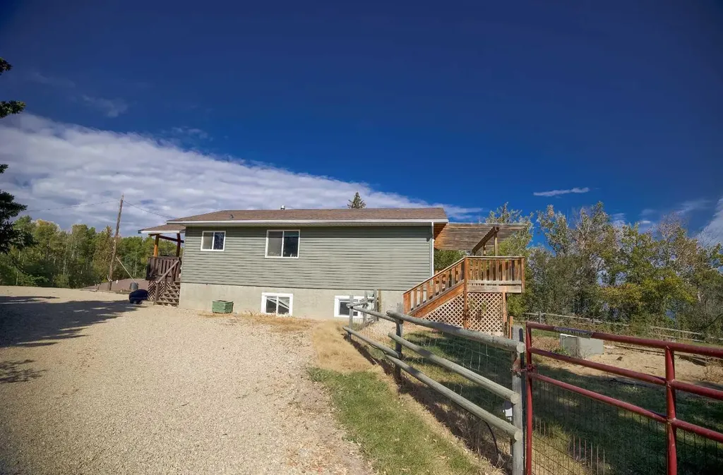 27006 Township Road 405.5 Township Rural Lacombe County AB T4L 1X1