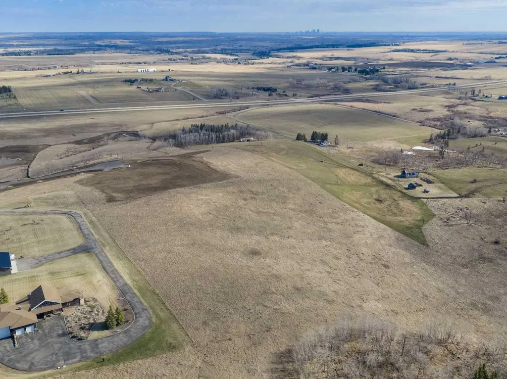 Nw; 20; 22; 2; 5 Rural Foothills County AB T1S2P6