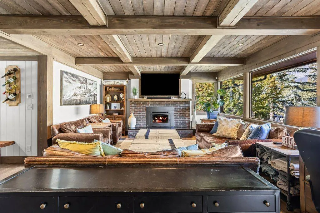 115 Spray Avenue Banff AB T1L 1A1