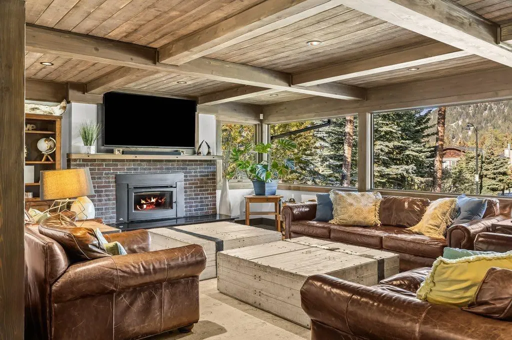 115 Spray Avenue Banff AB T1L 1A1