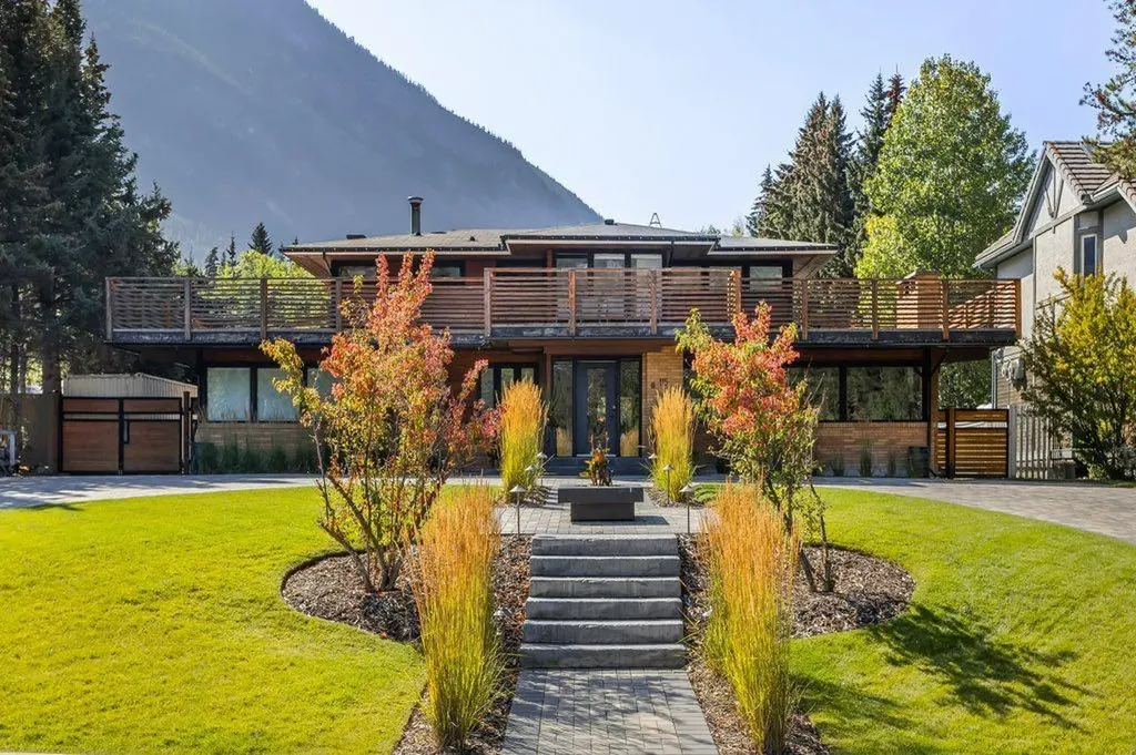 115 Spray Avenue Banff AB T1L 1A1