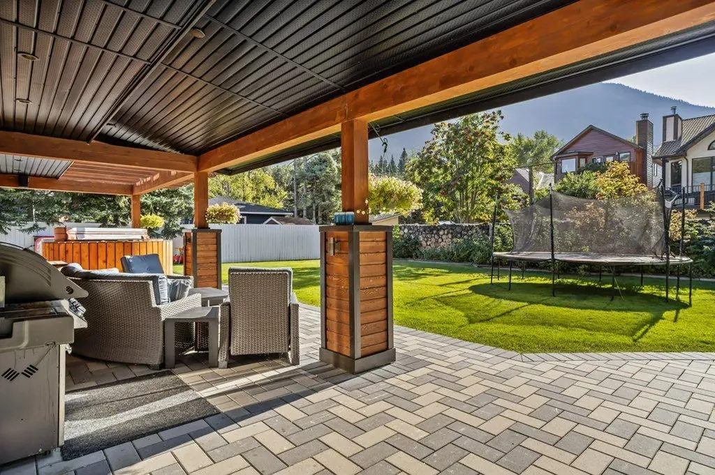 115 Spray Avenue Banff AB T1L 1A1