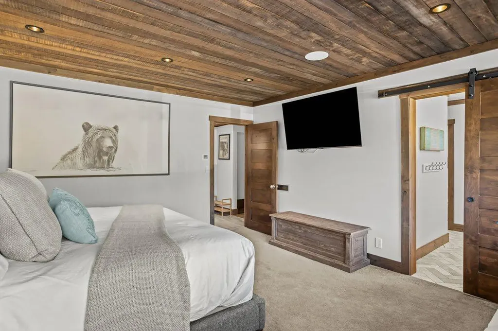 115 Spray Avenue Banff AB T1L 1A1