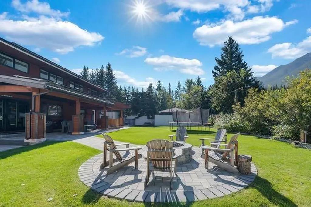 115 Spray Avenue Banff AB T1L 1A1