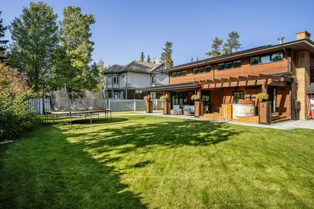 115 Spray Avenue Banff AB T1L 1A1