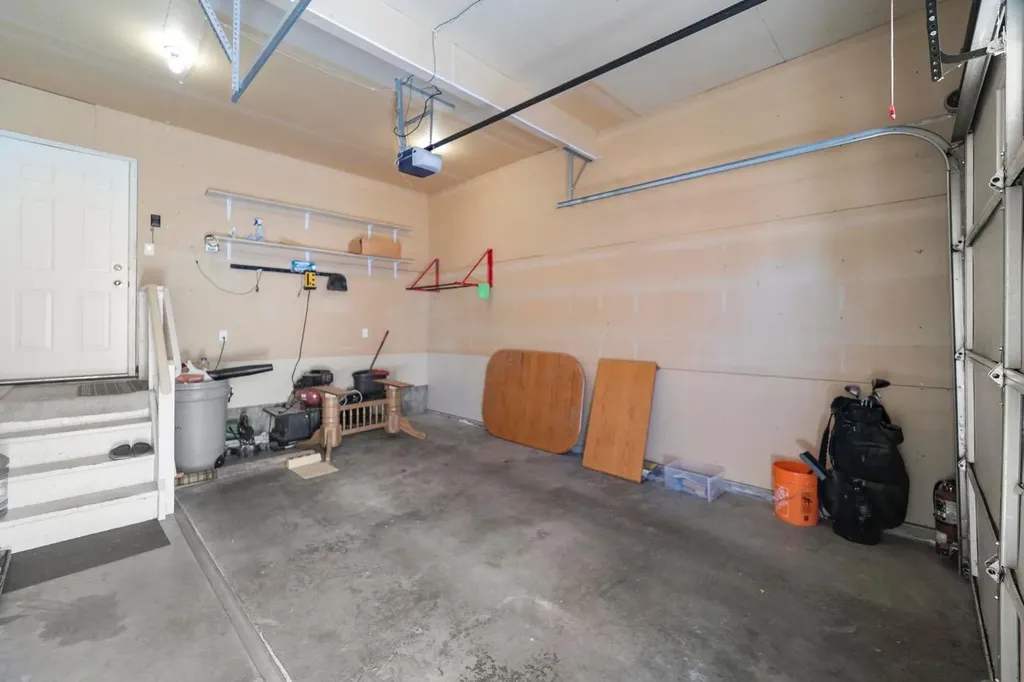 5014 56 Street Camrose AB T4V 2C9